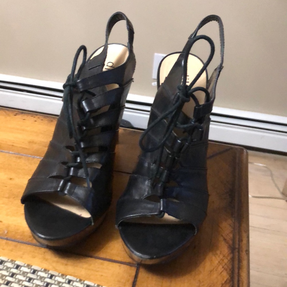 Heels - Picture 4 of 4